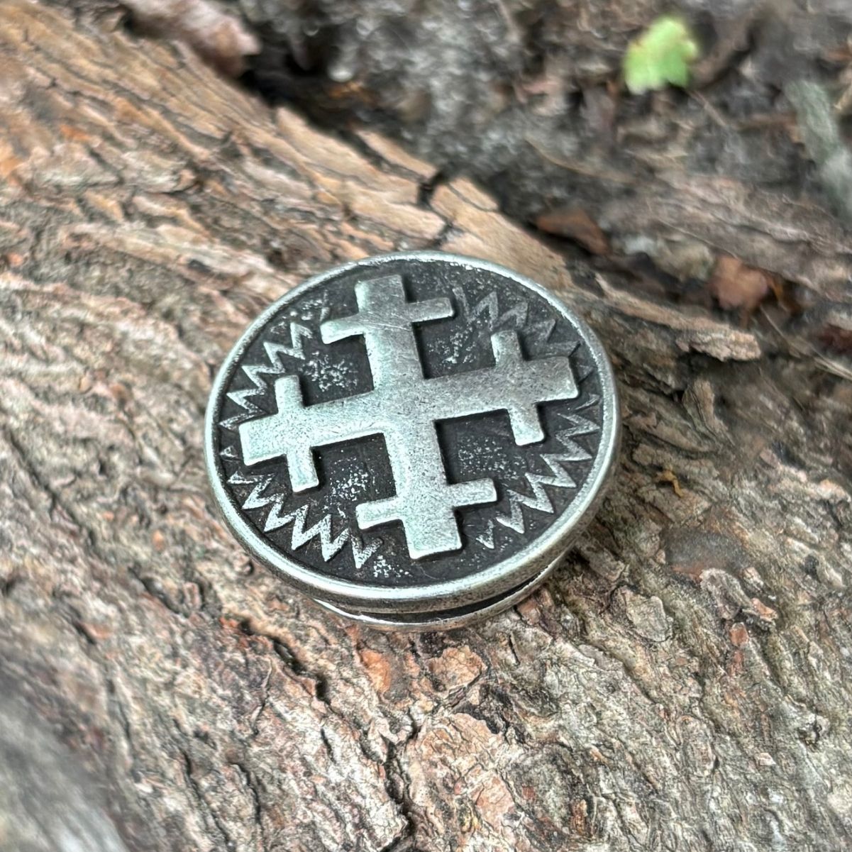 Mara’s Cross paracord bead