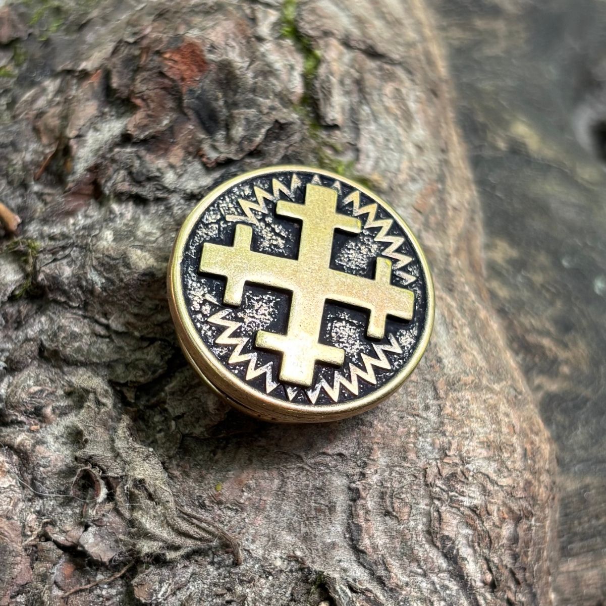Mara’s Cross paracord bead