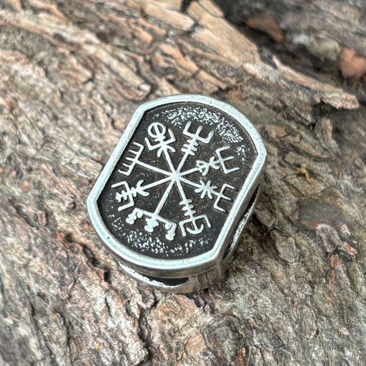 Vegvisir Runic Compass paracord bead