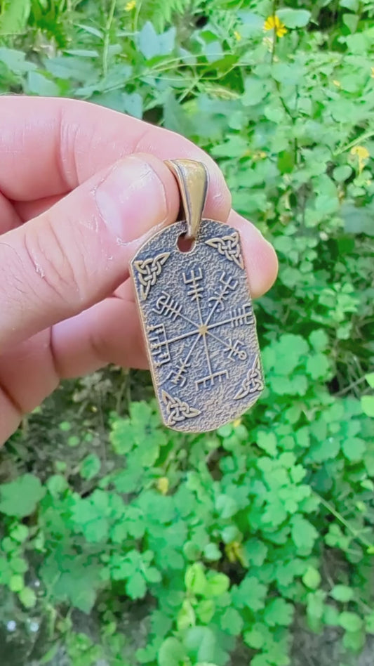 Vegvisir dara knot pendant