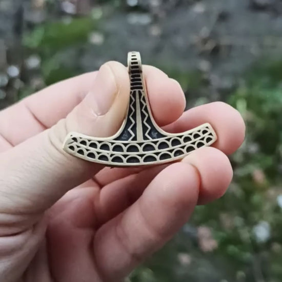 Ukko Mjolnir replica pendant