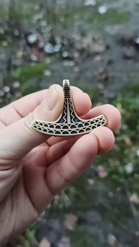 Ukko Mjolnir replica pendant