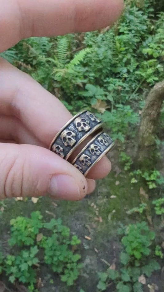 Skull band ring