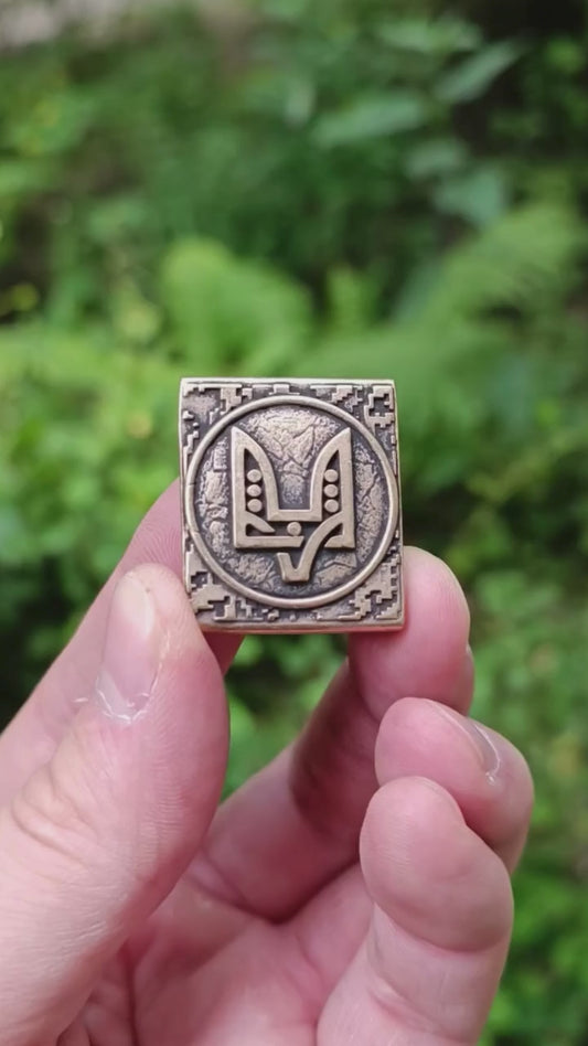 Ukrainian trident Molle clip
