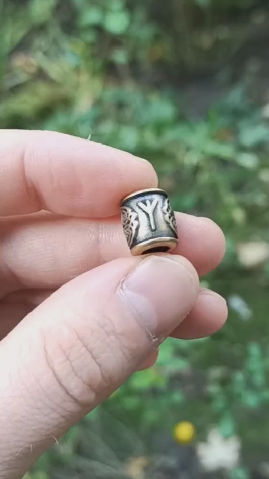 Algiz rune bead