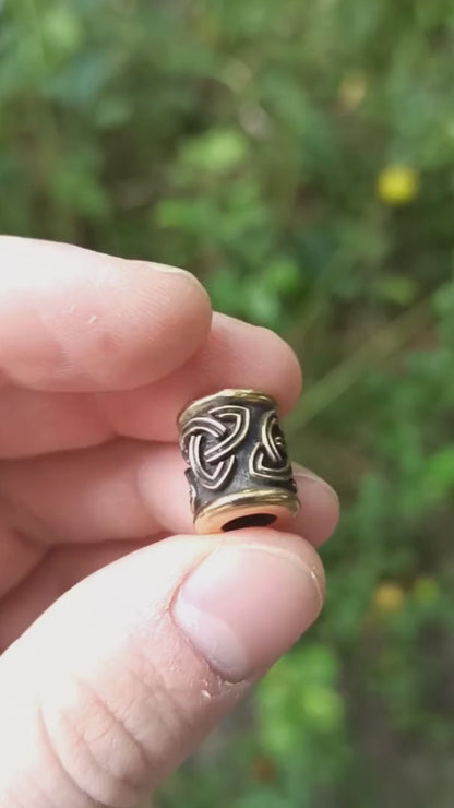 Celtic knot bead