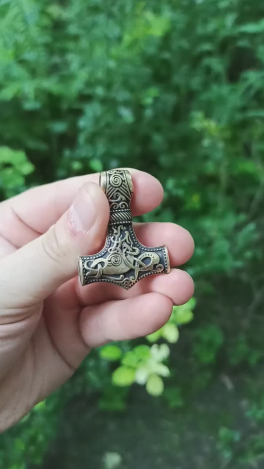 Mammen style Mjolnir pendant