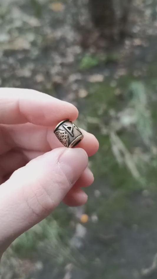 Thurisaz rune bead
