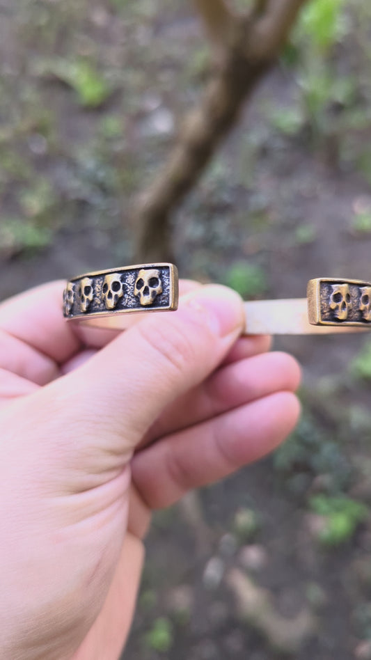Heavy skull arm ring bracelet