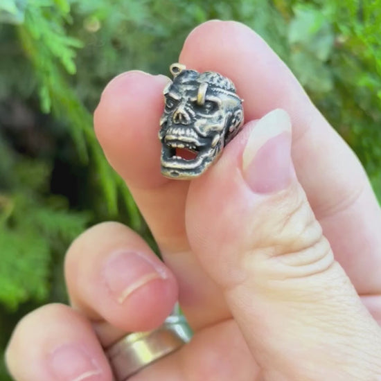 Zombie paracord bead