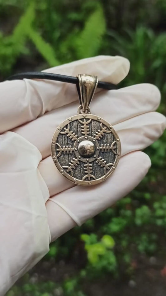 Helm of Awe on Viking shield pendant