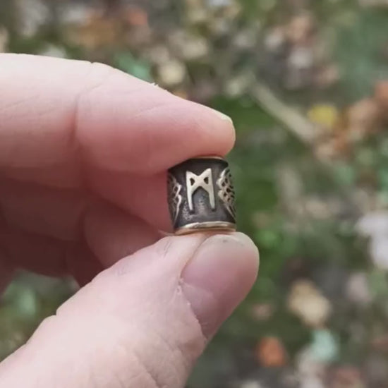 Mannaz rune bead