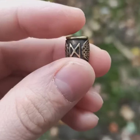 Dagaz rune bead
