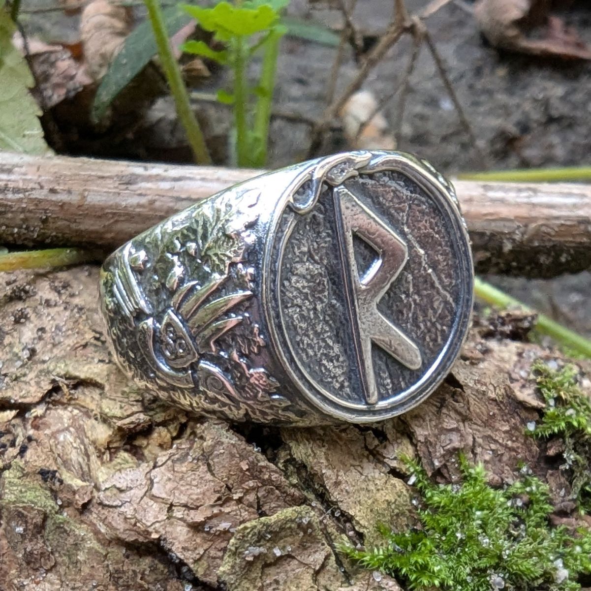 Raido rune signet ring