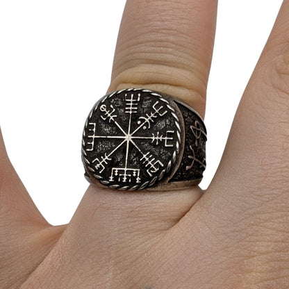 Draumstafir Ring with Vegvisir