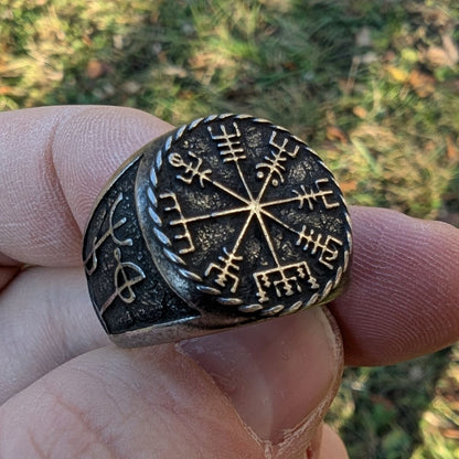 Draumstafir Ring with Vegvisir