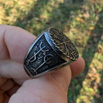 Draumstafir Ring with Vegvisir