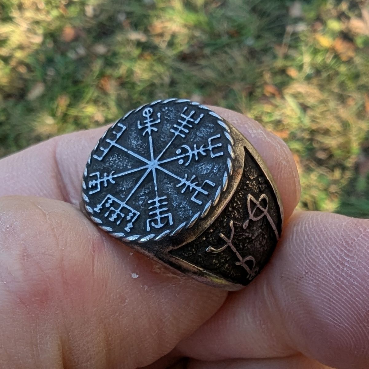 Draumstafir Ring with Vegvisir