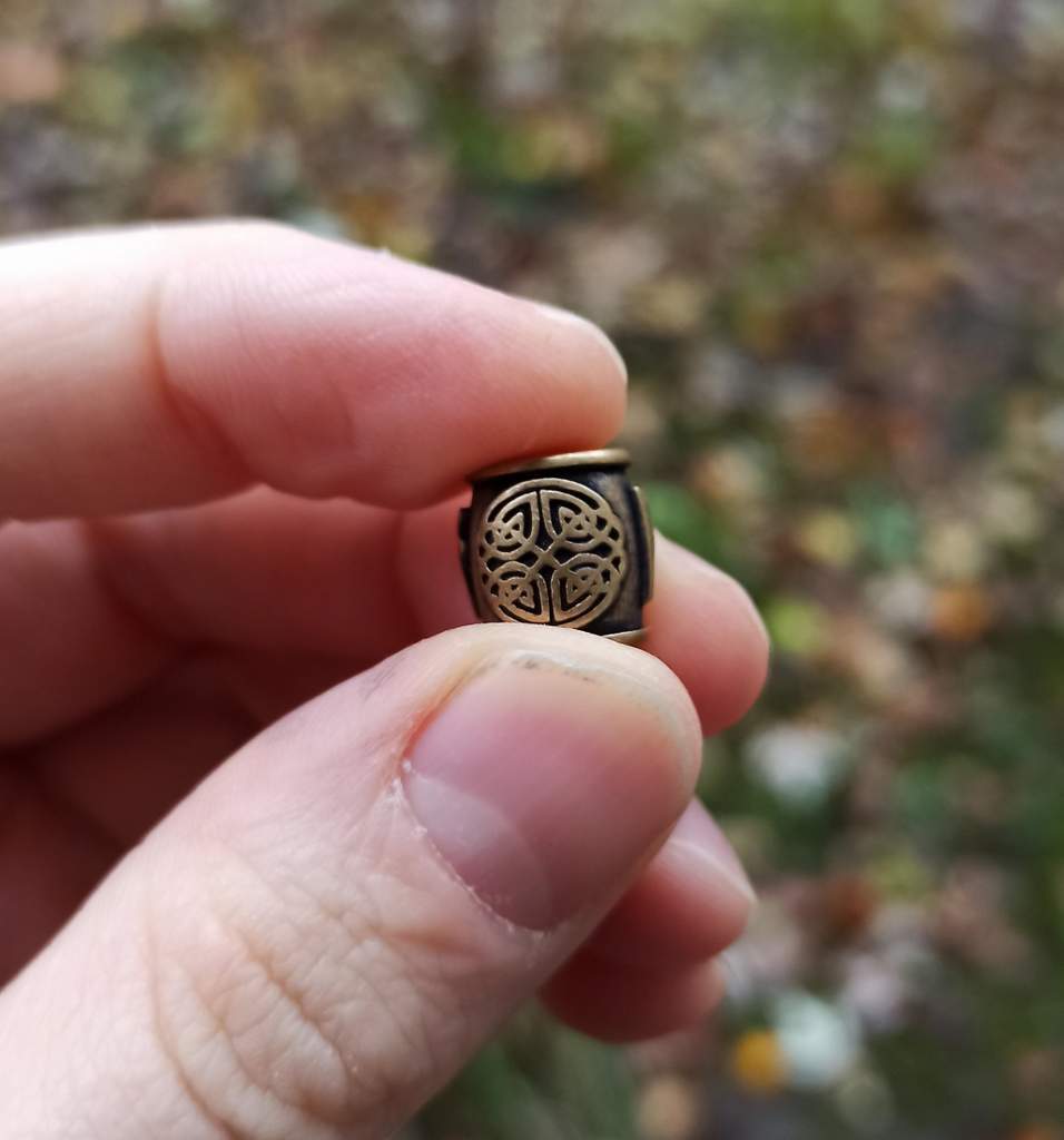 Fehu rune bronze bead