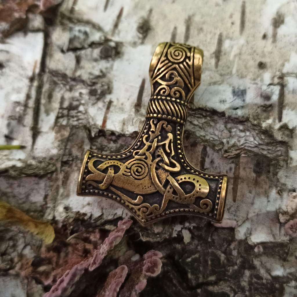 Mammen style Mjolnir bronze pendant   