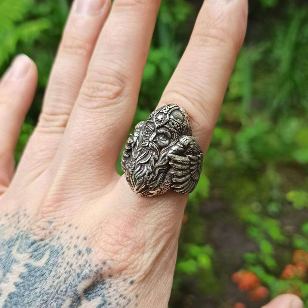 Odin with ravens bronze signet ring