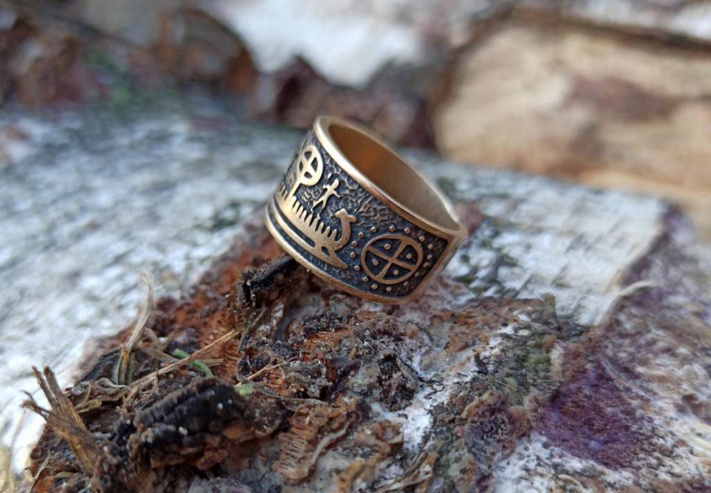Norse Petroglyph ring from bronze   