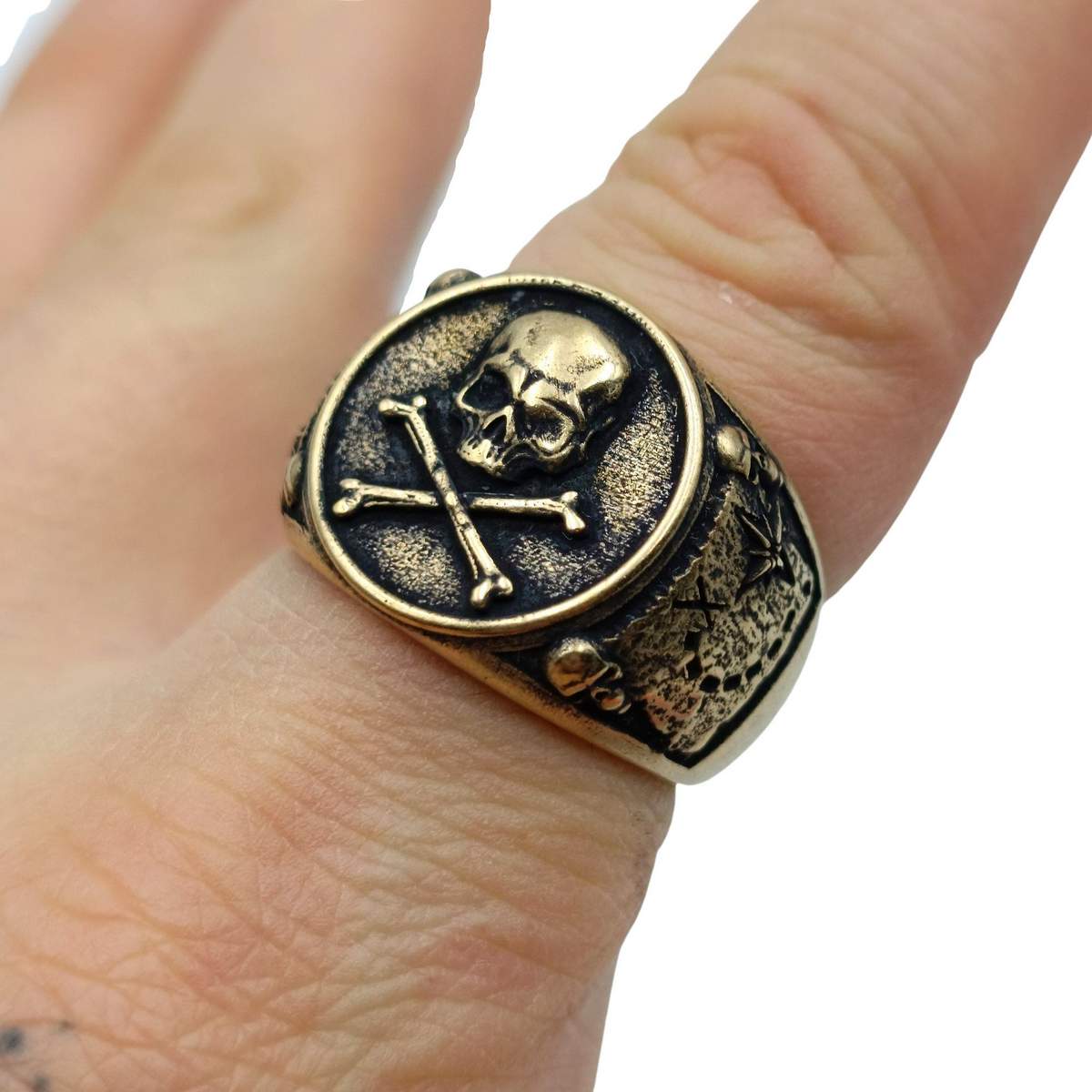Pirate skull signet bronze ring