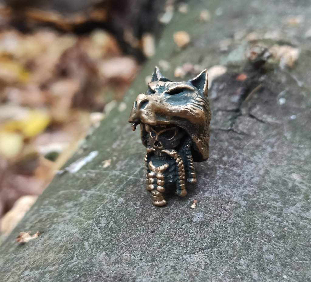 Ulfhednar skull paracord bead   