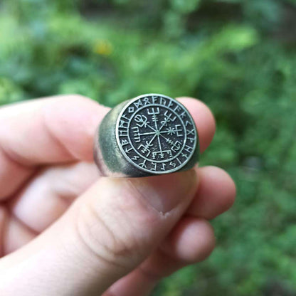 Vegvisir in Elder Futhark circle bronze ring
