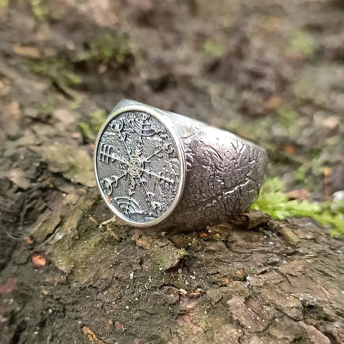 Veldismagn rune silver ring   